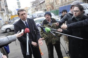Майору Мельниченко указывали, что говорить, - Герман