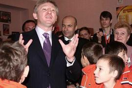 Благотворительность Ахметова отметили в России премией
