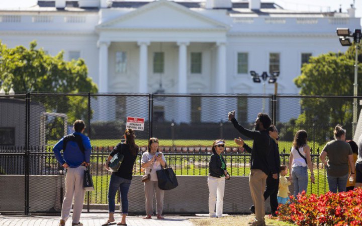 FT: США пов’язують гарантії безпеки для України з мирною угодою, що передбачає передачу територій