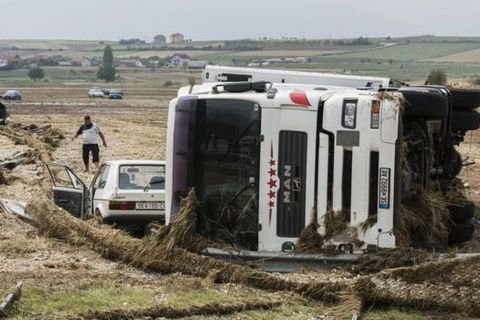 Число жертв урагана в Македонии превысило 20 человек