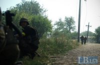Окруженные украинские военные сдаются в плен российским десантникам (Обновлено)