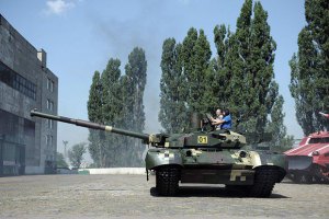 Украинские солдаты получат 10 танков из Харькова