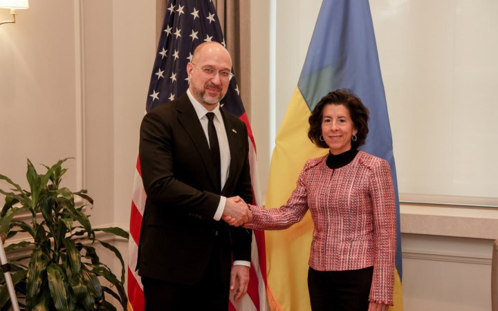 Шмигаль обговорив із міністеркою торгівлі США посилення санкцій проти Росії