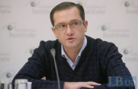 Уманский: "Устойчивость авторитаризму могут обеспечить два фактора: дубинка и пряник"