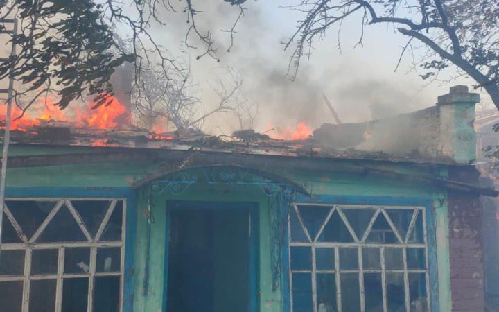 На Дніпропетровщині росіяни з "ураганів" обстріляли житлові квартали, загинула 11-річна дитина (доповнено)