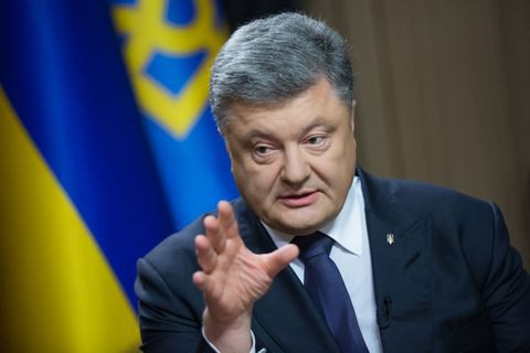 Порошенко дал интервью трем телеканалам