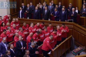 Кабмин просит Раду принять антикоррупционный закон