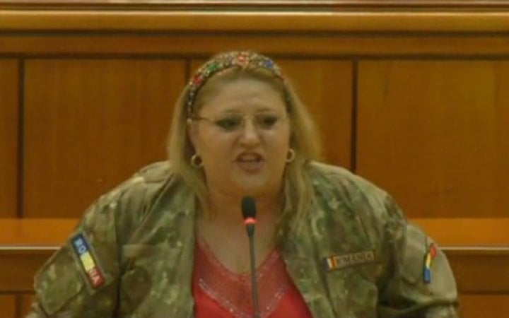 У Румунії партія Шошоаке оголосила про початок процедури усунення Нікушора Дана