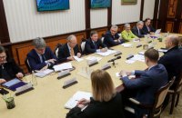Шмигаль зустрівся з послами країн G7