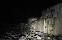 У Мирнограді на Донеччині вночі росіяни поцілили ракетою у прибудову до готелю. Одна людина загинула, одна поранена