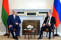 ​Лукашенко на зустрічі з Путіним заявив, що "не париться" через санкції