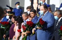 Під Радою вшанували пам'ять гвардійців, які загинули біля парламенту п'ять років тому