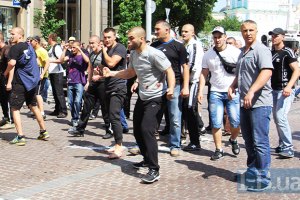 Прокуроры говорят, что "держат на крючке" подозреваемых в избиении журналистов