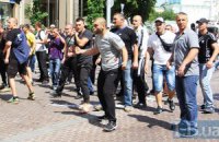 Прокуроры говорят, что "держат на крючке" подозреваемых в избиении журналистов