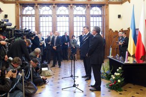 Половина украинцев относится к нынешней власти равнодушно, - опрос