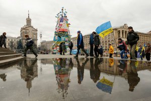 На Майдане в конструкции елки нашли труп 