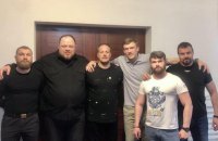 З'явилось нове фото командирів оборони Маріуполя, які за умовами обміну перебувають у Туреччині