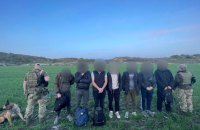 Біс впіймав: на Одещині службовий собака "винюхав" двох нелегалів. Ще п’ятьох виявили дроном