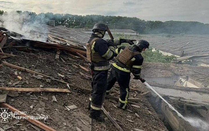 Ворог атакував підприємство на Чернігівщині, поранено людину