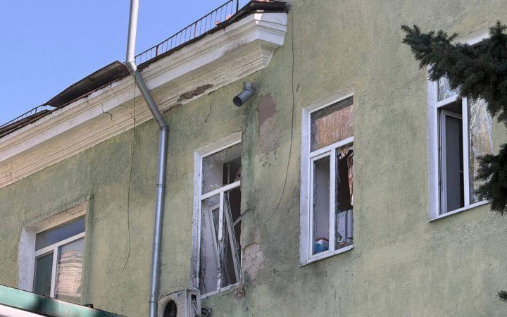 Російські війська двома дронами атакували лікарню у Краматорську
