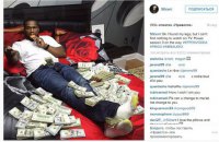​Обанкротившегося американского рэпера 50 Cent вызвали в суд из-за фото с кучей наличных 