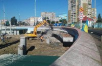 В Киеве начали ломать выход со станции "Героев Днепра" ради нового ТРЦ