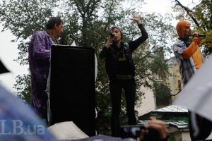 Милиция задержала писательницу Карпу