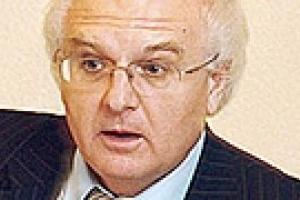 Вакарчук: Родители не должны платить принудительные благотворительные взносы при поступлении детей в школы