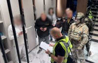 В Івано-Франківську викрили чоловіка, який ошукав знайомих на понад 5 млн гривень
