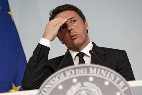 Президент Италии попросил Ренци отложить уход с поста премьера