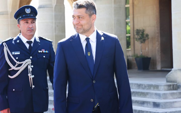 Український посол у Кіпрі пропонує видалити образливий мурал і перейменувати розважальний заклад «Chernobyl»