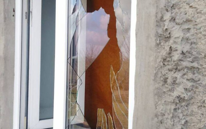 Унаслідок вчорашнього ворожого обстрілу у Херсона за допомогою звернулися двоє людей