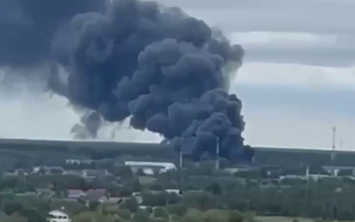 У Підмосков’ї спалахнула масштабна пожежа