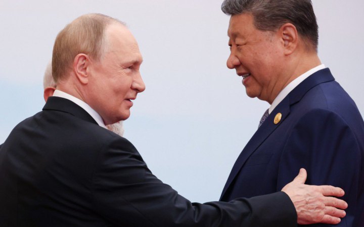 FT: Сі сказав Трампу, що Путін може “пошкодувати” про вторгнення в Україну