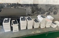 На границе с Польшей у украинца изъяли более 60 iPhone 13