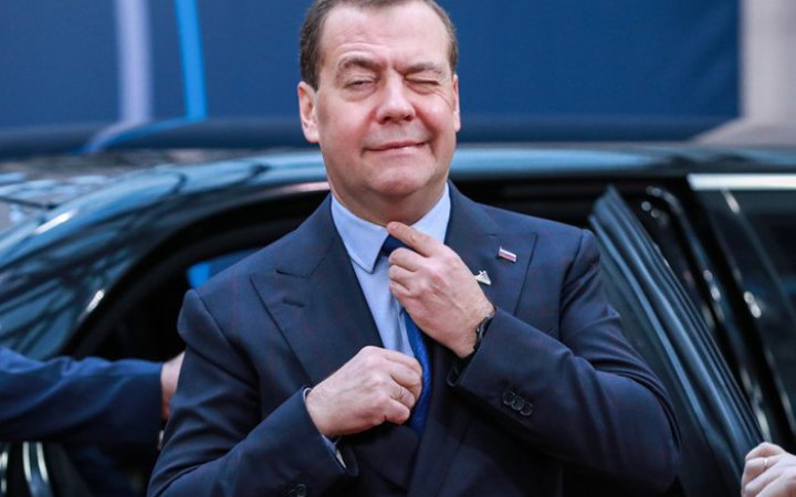 Лідер КНР Сі Цзіньпін прийняв у Пекіні експрезидента РФ Медведєва