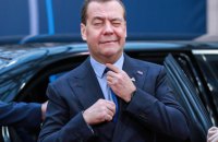 Лідер КНР Сі Цзіньпін прийняв у Пекіні експрезидента РФ Медведєва