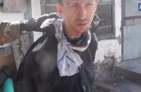 В сети появилось видео допроса и избиения террористами журналиста