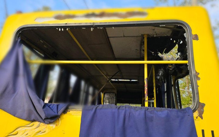Уранці окупанти атакували дроном маршрутку у Херсоні: є загиблі та поранені