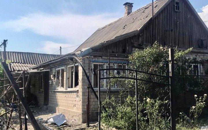 Унаслідок ворожих обстрілів Марганця поранено двоє людей