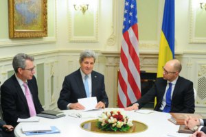 Яценюк пропонує мирні переговори у "київському форматі"