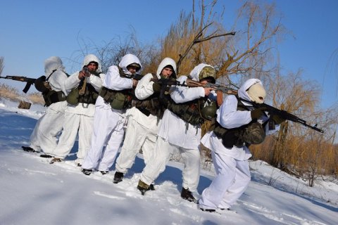 Пограничники провели тактические учения по ​обороне побережья возле Мариуполя