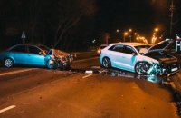 В Броварах на пустой улице лоб в лоб столкнулись две Audi