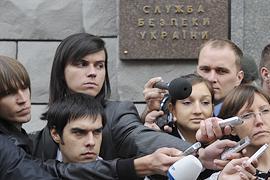 СБУ продолжает допрашивать журналистов