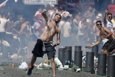УЄФА попередила Росію і Англію про дискваліфікацію