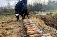 На Волині чоловік знайшов на полі підозрілий предмет. Згодом рятувальники виявили 60 снарядів часів Другої світової