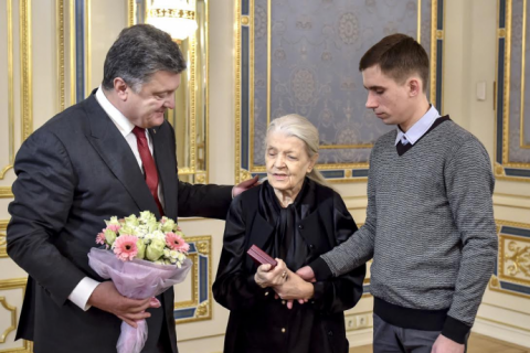 Вдова именитого коллекционера подарила Украине картины Малевича и Примаченко