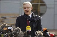 Ассанж пообещал опубликовать "важные" материалы о предвыборной кампании Клинтон