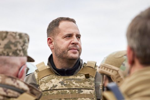 Мирный план по Донбассу лежит на столе, ждет одобрения России, - Ермак 