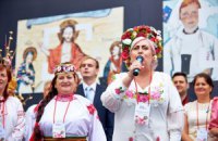 Неле Штепе напомнили, что Славянск - город патриотов и призер фестиваля вышиванок